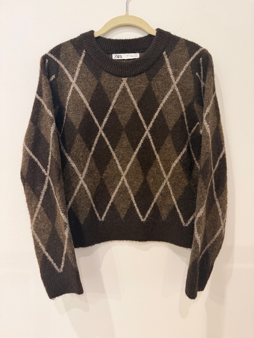 Zara Dark Brown Argyle Crewneck Sweater with Cream Lines - Picture 1 of 3